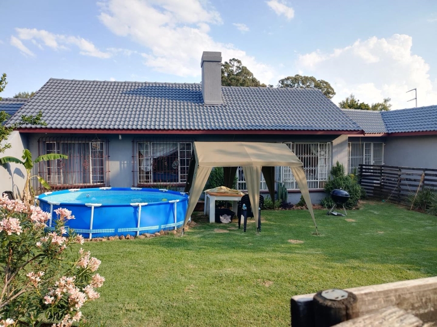 To Let 3 Bedroom Property for Rent in Brackendowns Gauteng