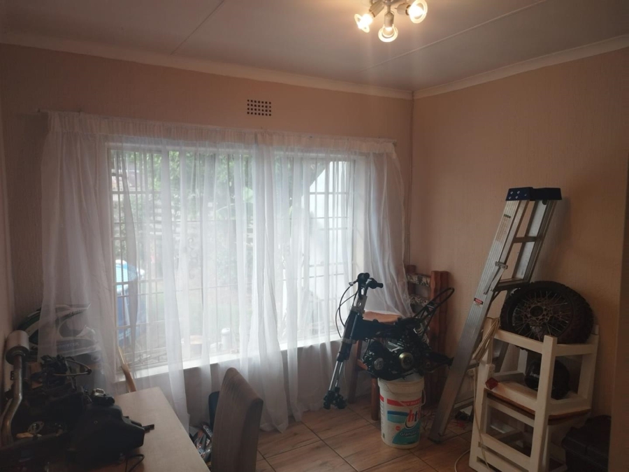 To Let 3 Bedroom Property for Rent in Brackendowns Gauteng