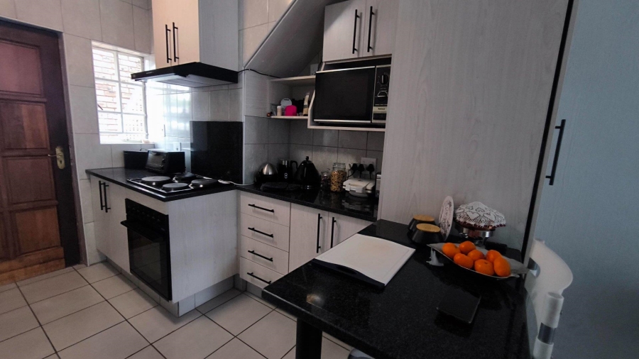 3 Bedroom Property for Sale in Brackenhurst Gauteng