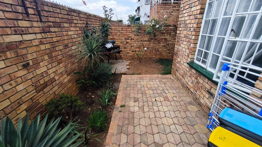 3 Bedroom Property for Sale in Brackenhurst Gauteng