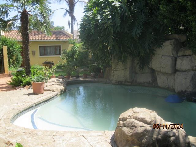 To Let 3 Bedroom Property for Rent in Silver Lakes Golf Estate Gauteng