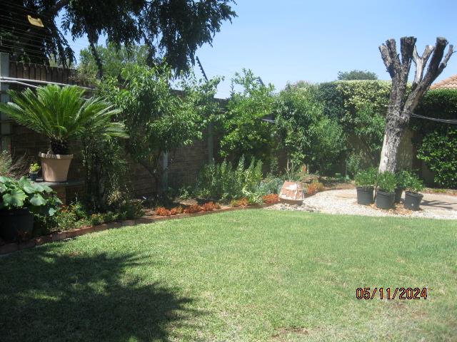 To Let 3 Bedroom Property for Rent in Silver Lakes Golf Estate Gauteng