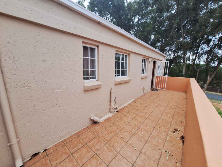 To Let 2 Bedroom Property for Rent in Weltevreden Park Gauteng