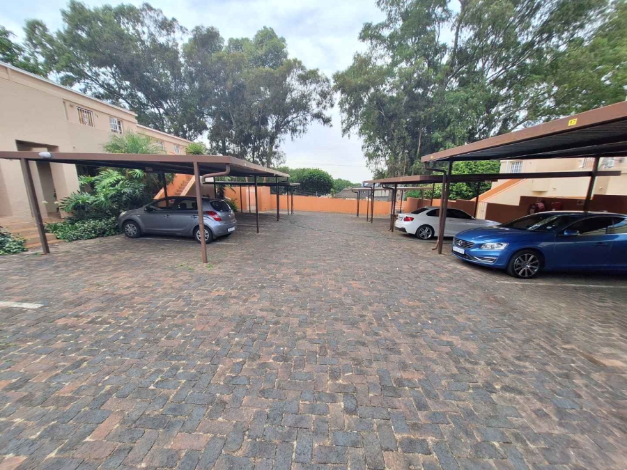 To Let 2 Bedroom Property for Rent in Weltevreden Park Gauteng