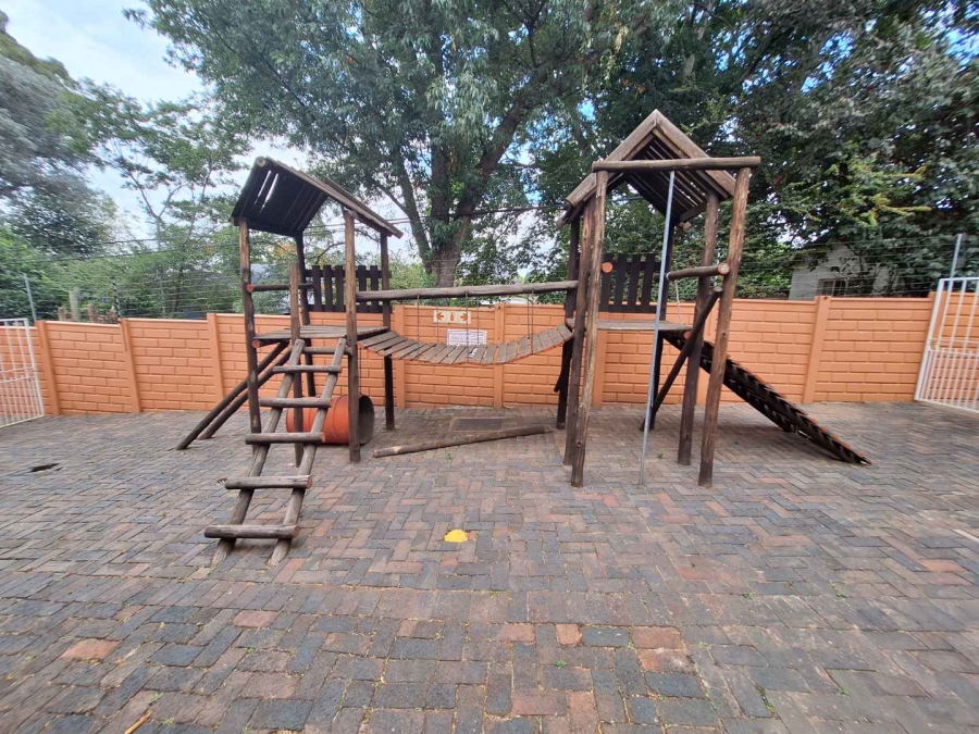 To Let 2 Bedroom Property for Rent in Weltevreden Park Gauteng