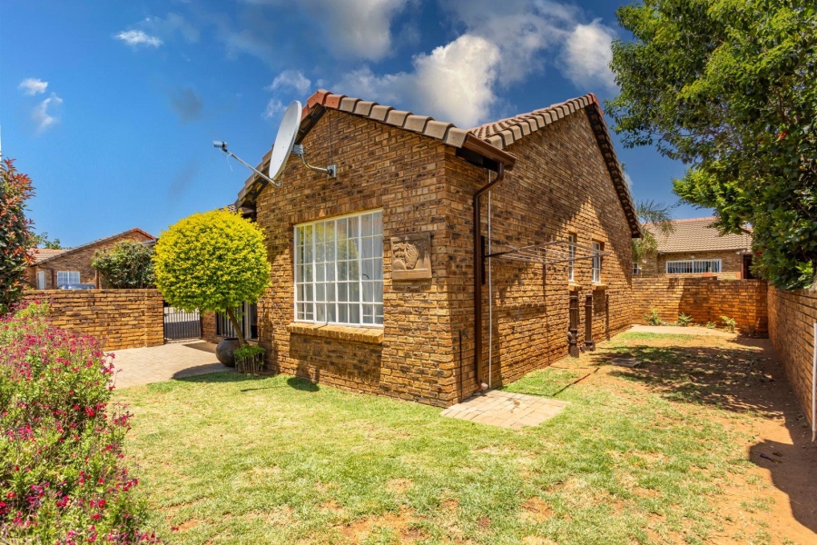 2 Bedroom Property for Sale in Willowbrook Gauteng