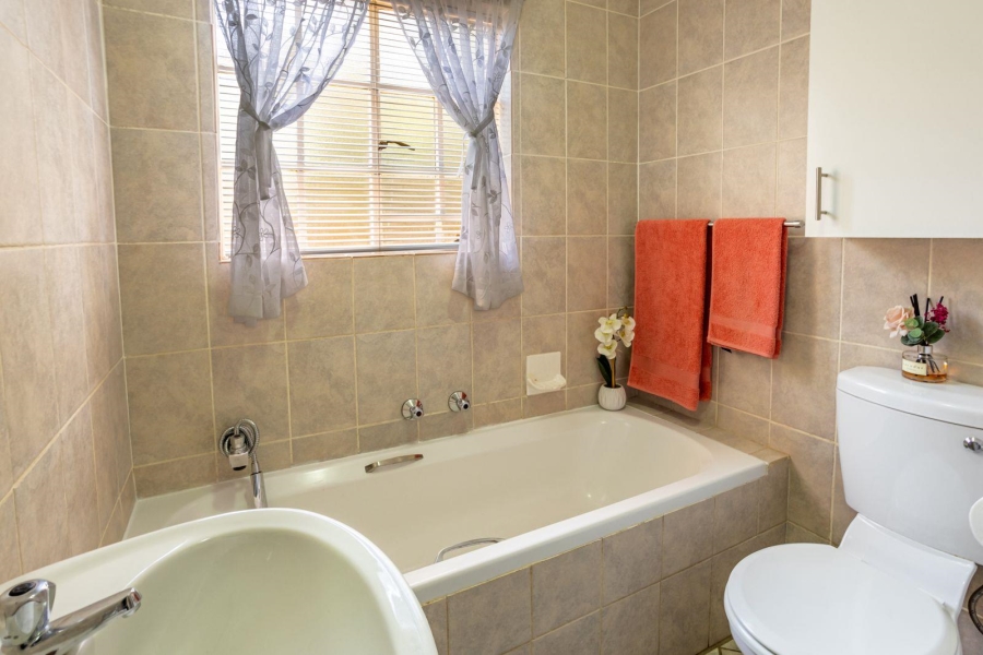 2 Bedroom Property for Sale in Willowbrook Gauteng