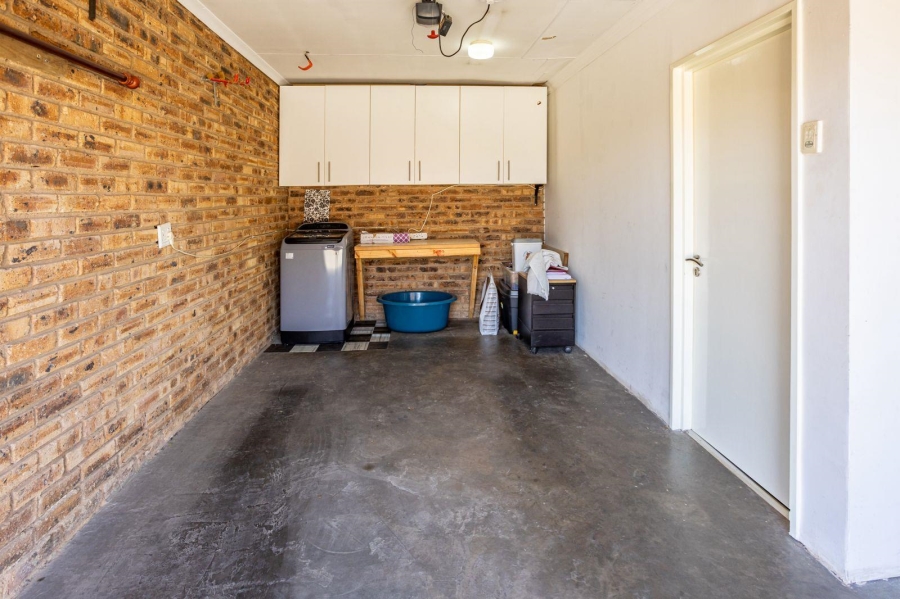 2 Bedroom Property for Sale in Willowbrook Gauteng