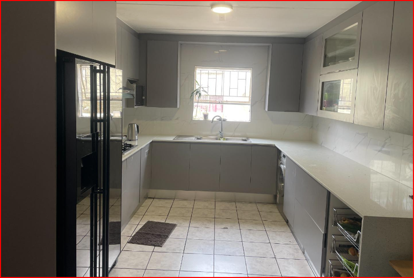 2 Bedroom Property for Sale in Vorna Valley Gauteng