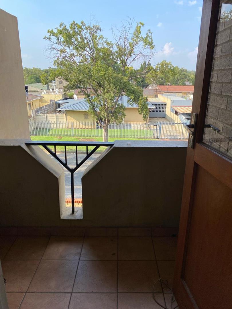 2 Bedroom Property for Sale in Comet Gauteng