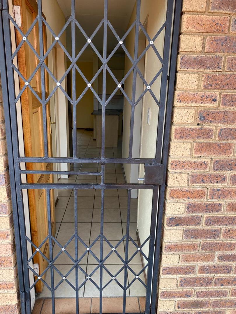 2 Bedroom Property for Sale in Comet Gauteng