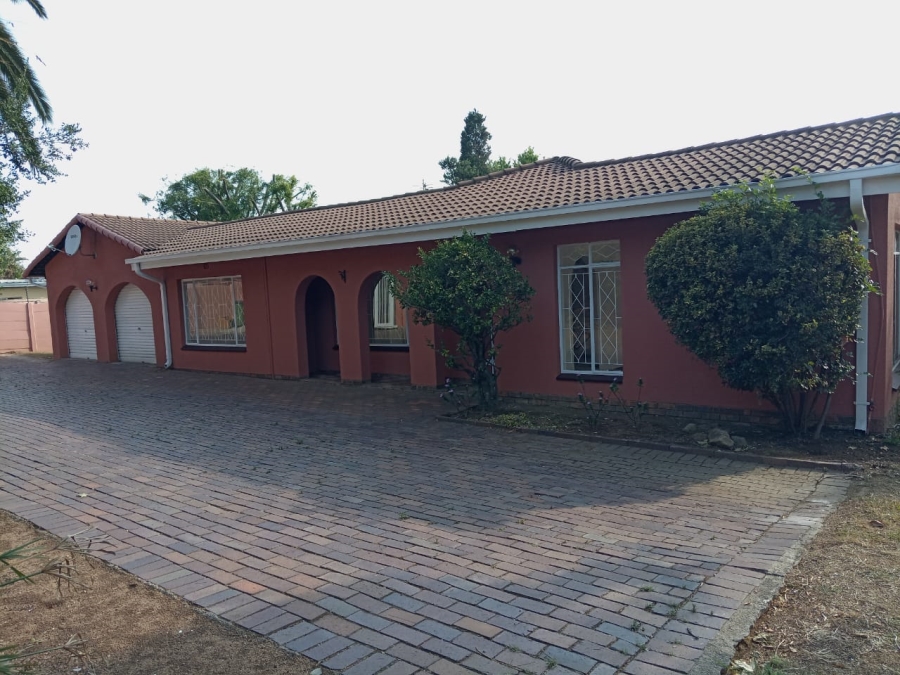 3 Bedroom Property for Sale in Buccleuch Gauteng