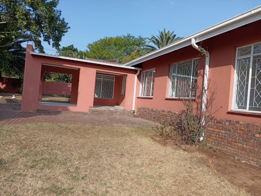 3 Bedroom Property for Sale in Buccleuch Gauteng