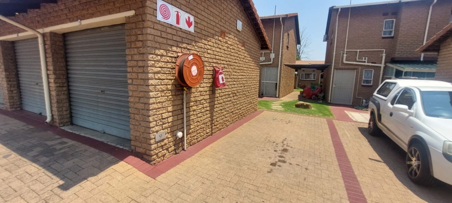 To Let 3 Bedroom Property for Rent in Mayberry Park Gauteng