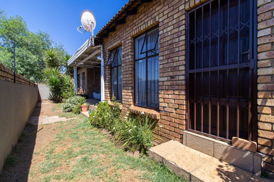 3 Bedroom Property for Sale in New Redruth Gauteng