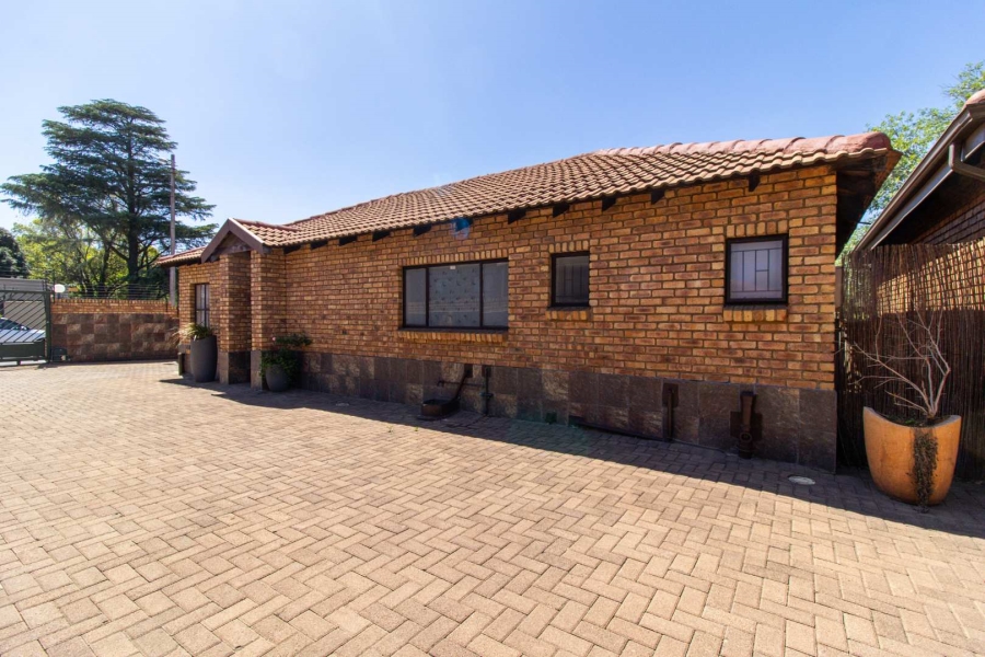 3 Bedroom Property for Sale in New Redruth Gauteng