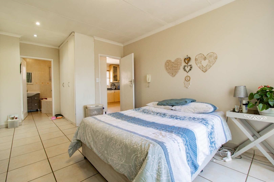 3 Bedroom Property for Sale in New Redruth Gauteng