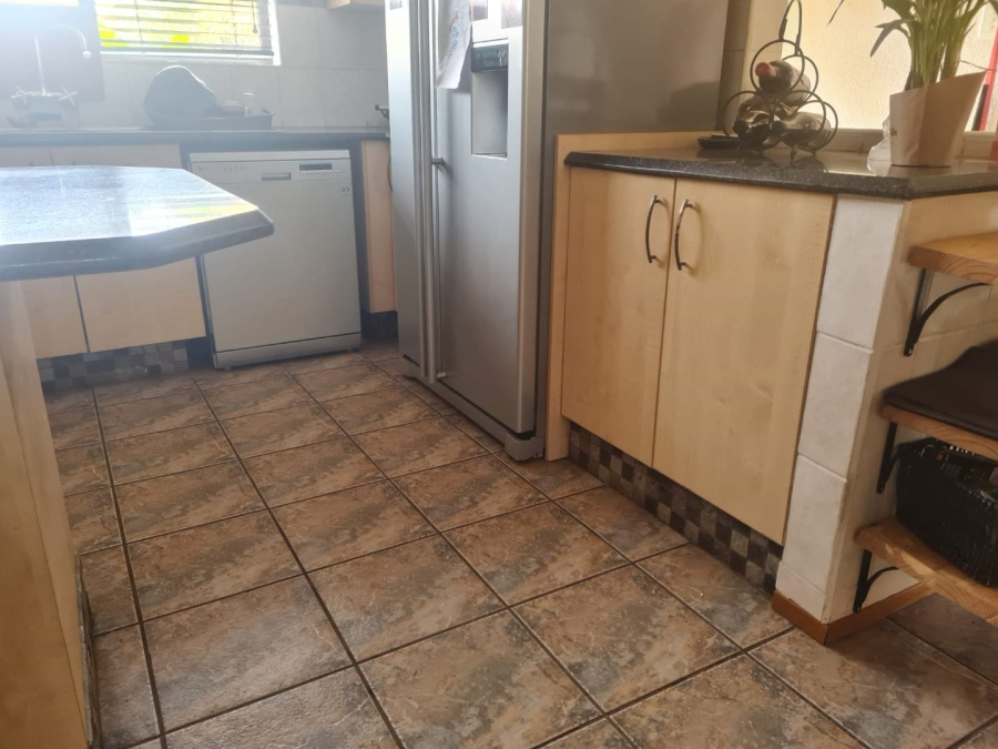 3 Bedroom Property for Sale in Ravenswood Gauteng