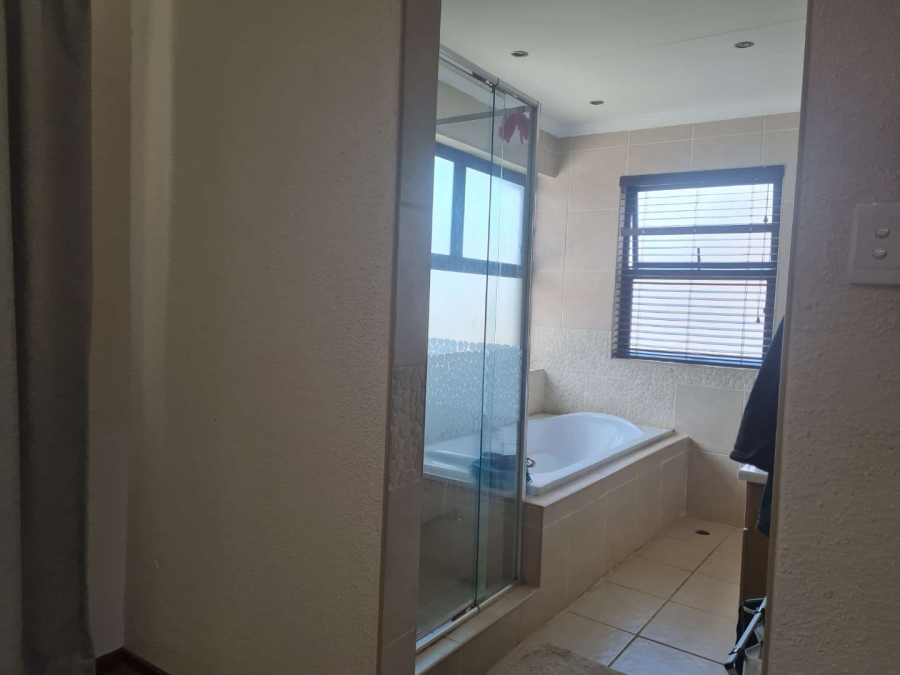 3 Bedroom Property for Sale in Ravenswood Gauteng