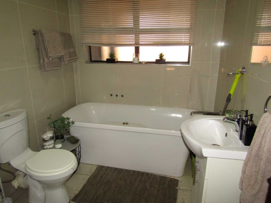 3 Bedroom Property for Sale in Eveleigh Gauteng