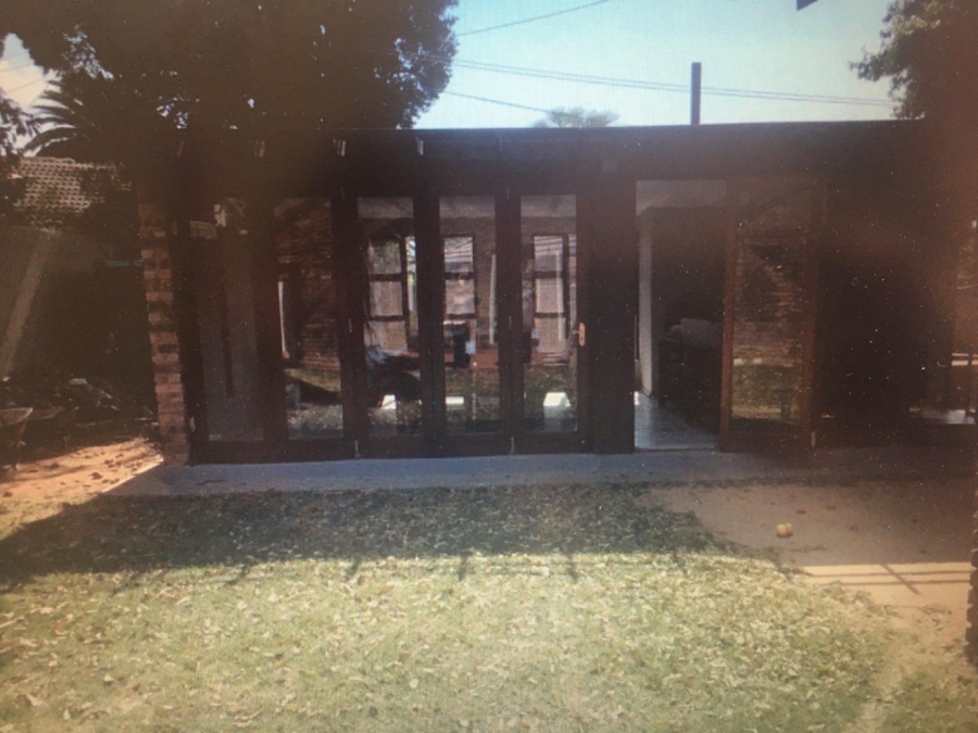 To Let 4 Bedroom Property for Rent in Rooihuiskraal Gauteng