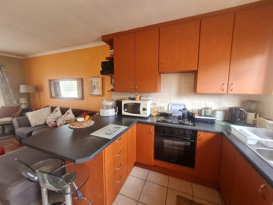 2 Bedroom Property for Sale in Heuwelsig Estate Gauteng