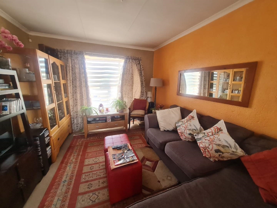 2 Bedroom Property for Sale in Heuwelsig Estate Gauteng