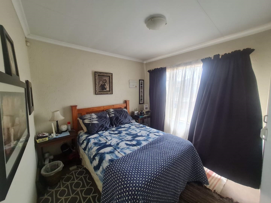 2 Bedroom Property for Sale in Heuwelsig Estate Gauteng