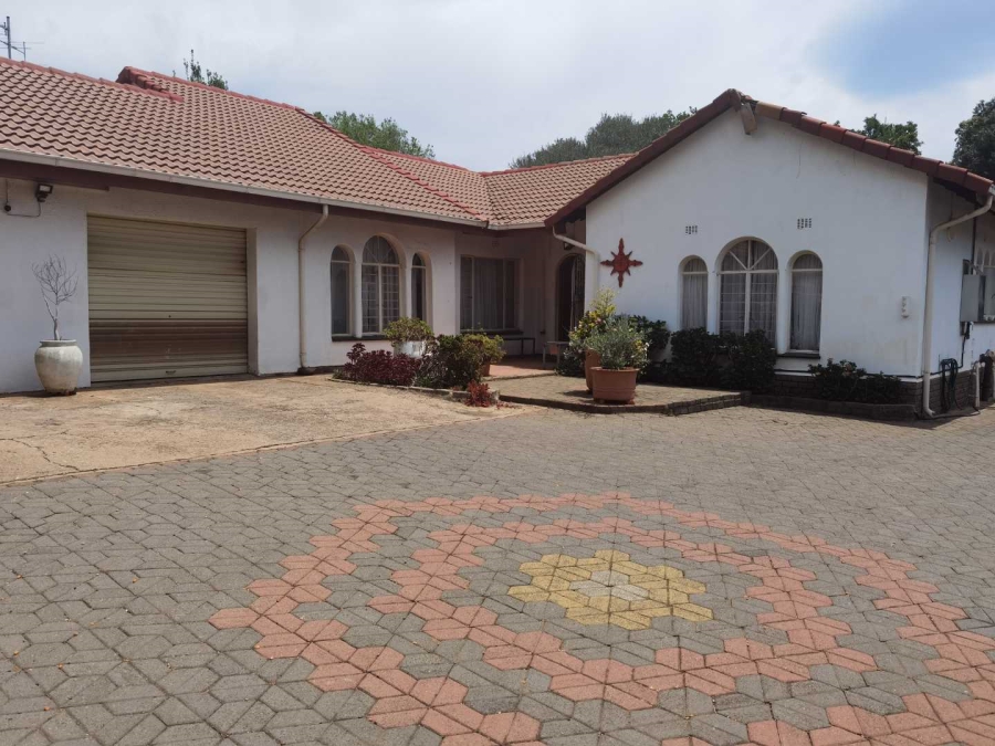 3 Bedroom Property for Sale in Glen Marais Gauteng