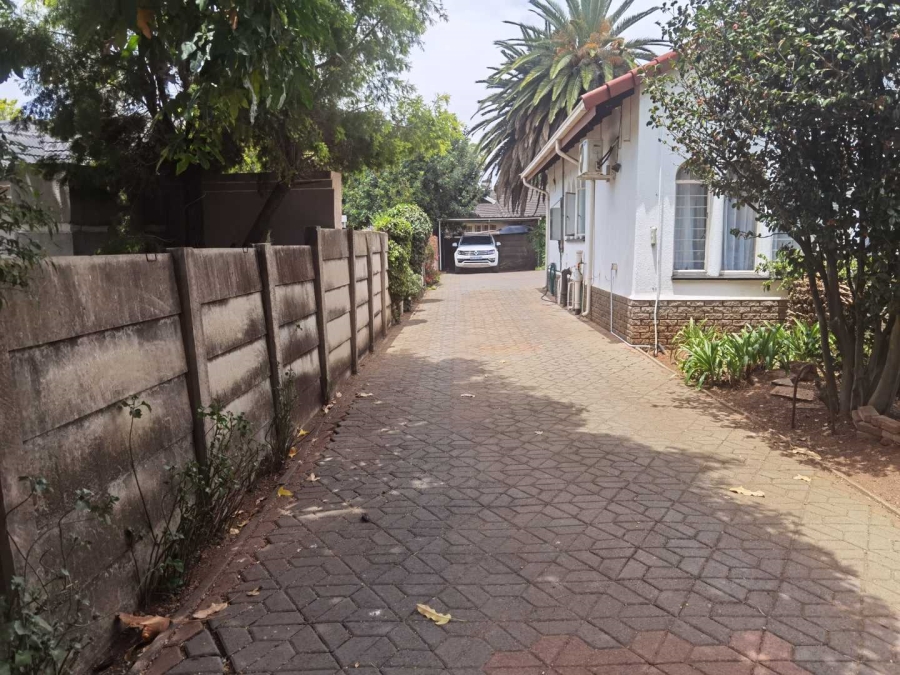 3 Bedroom Property for Sale in Glen Marais Gauteng