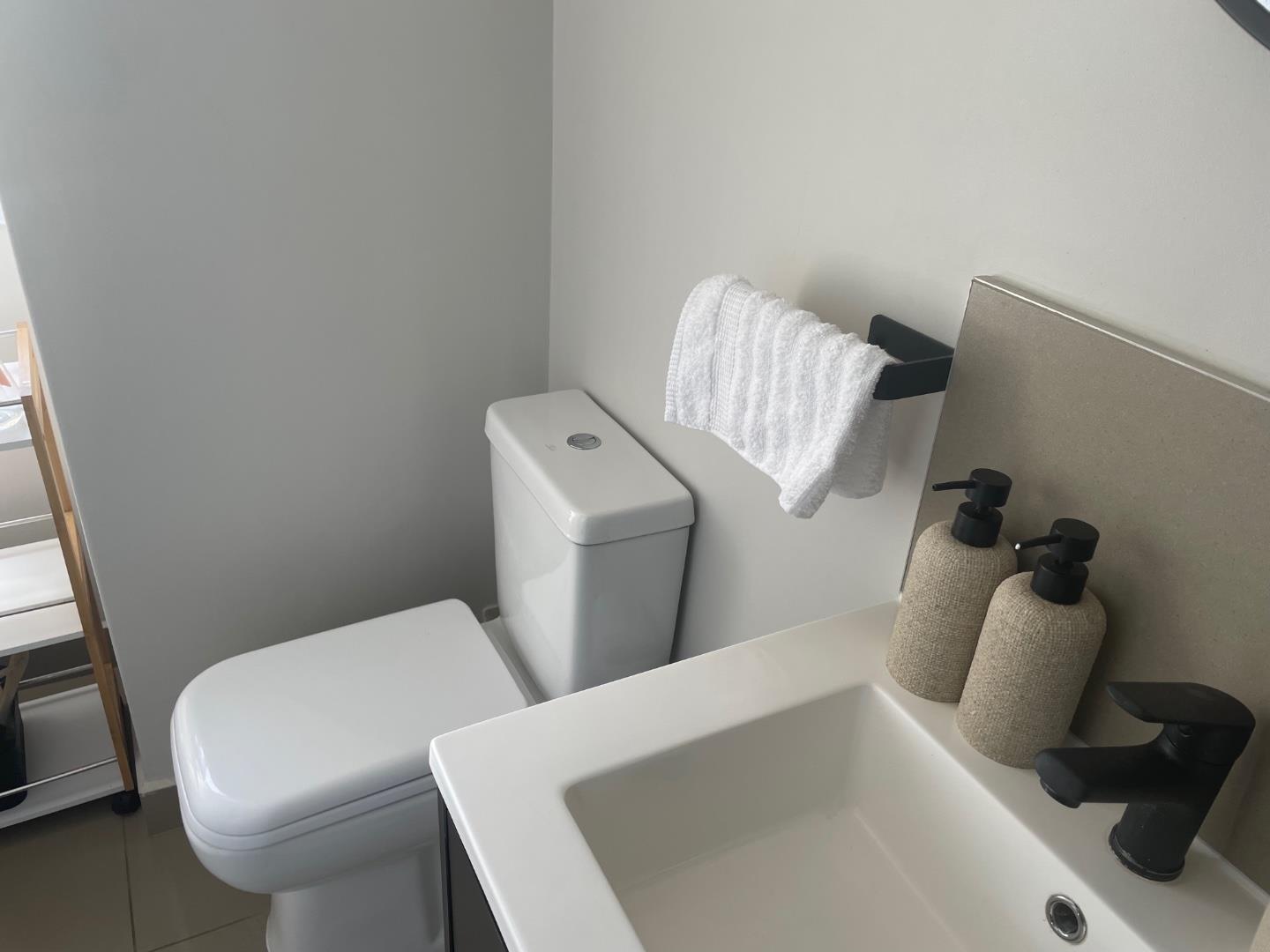 1 Bedroom Property for Sale in Bryanston Gauteng