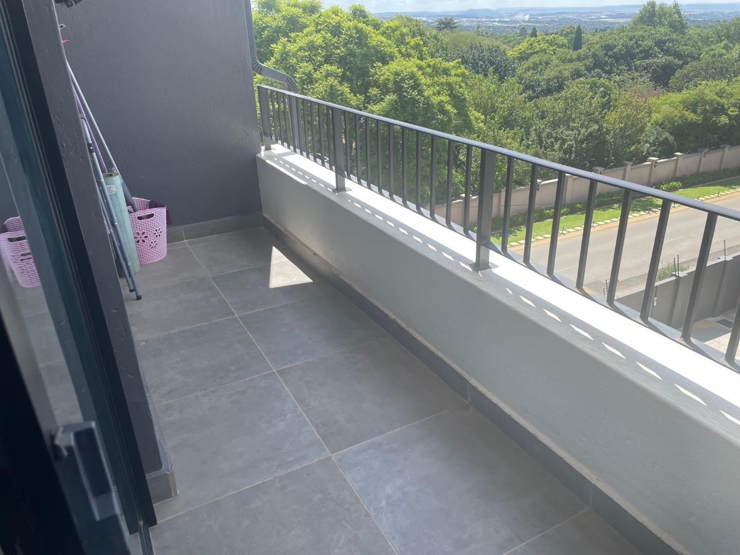 1 Bedroom Property for Sale in Bryanston Gauteng