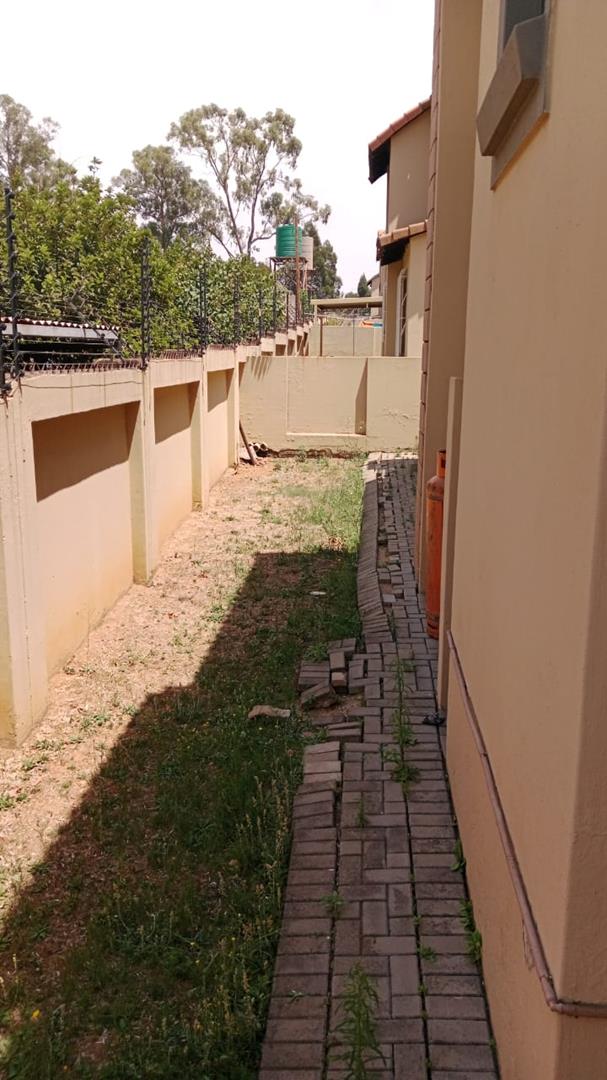 3 Bedroom Property for Sale in Glen Marais Gauteng