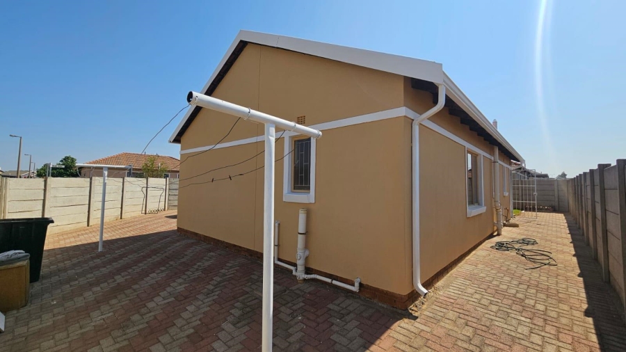 3 Bedroom Property for Sale in Albertsdal Gauteng