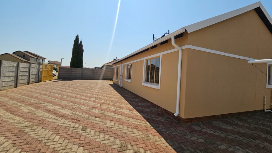 3 Bedroom Property for Sale in Albertsdal Gauteng