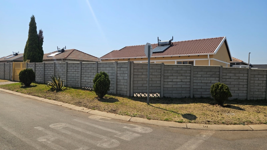 3 Bedroom Property for Sale in Albertsdal Gauteng