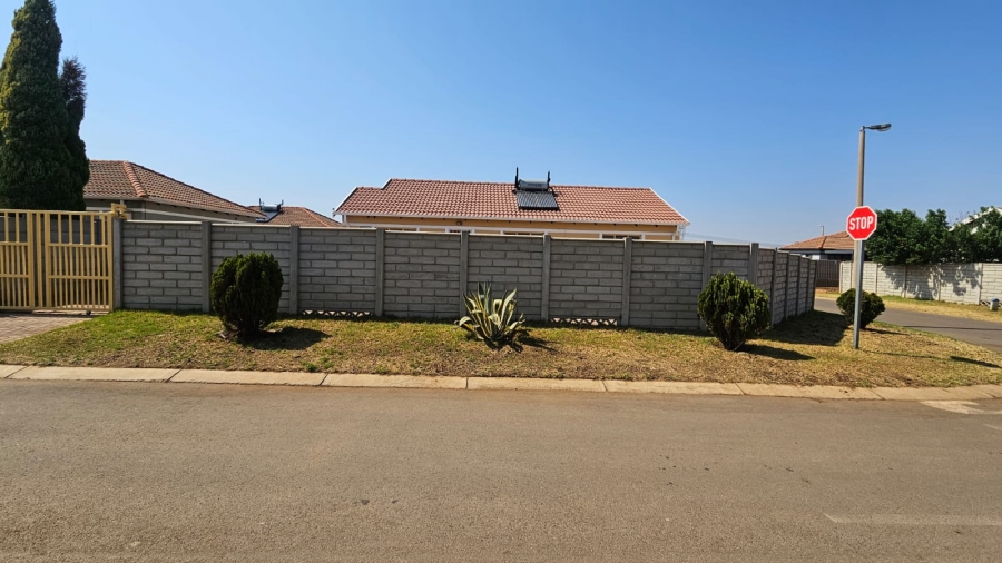 3 Bedroom Property for Sale in Albertsdal Gauteng