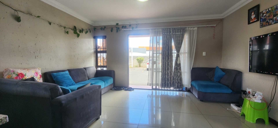 2 Bedroom Property for Sale in Brackendowns Gauteng