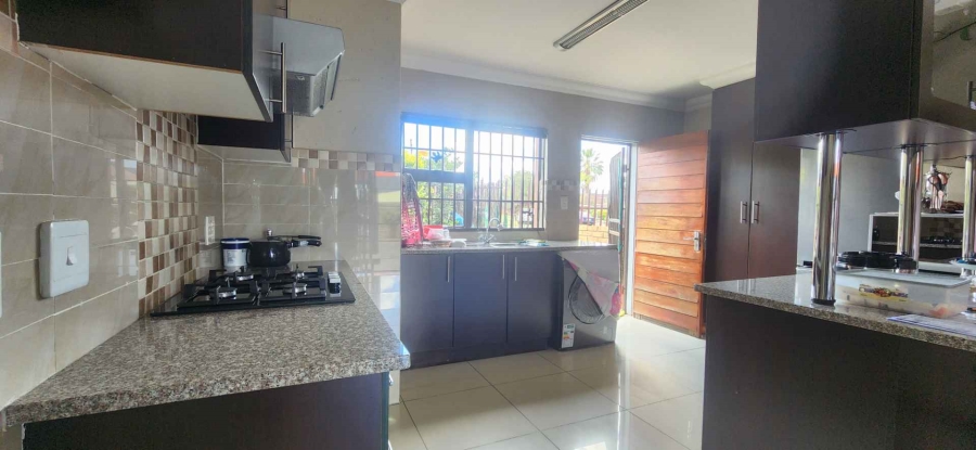 2 Bedroom Property for Sale in Brackendowns Gauteng