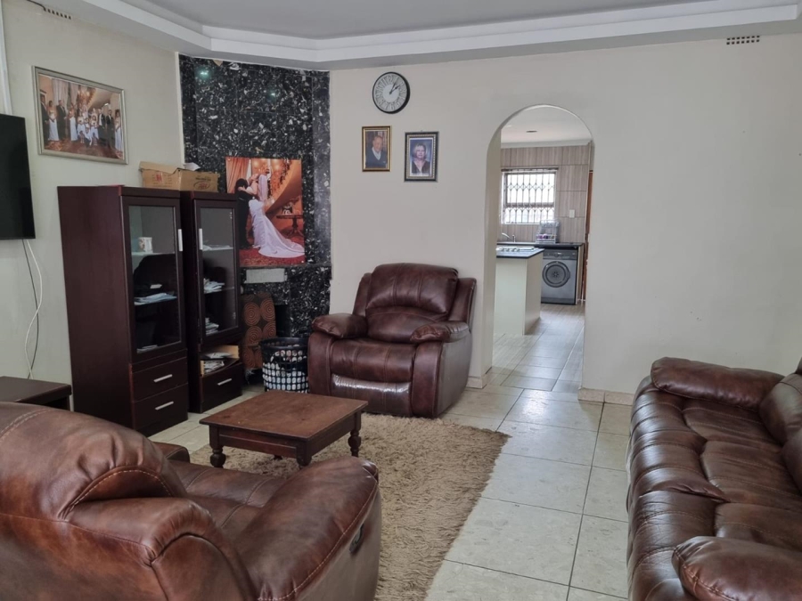 5 Bedroom Property for Sale in South Hills Gauteng