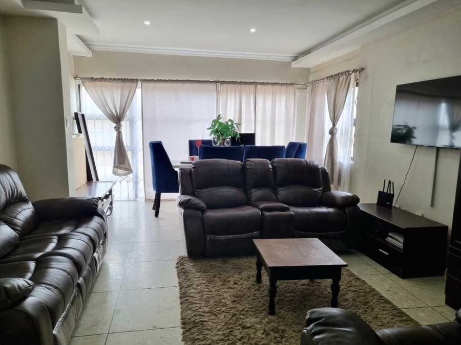 5 Bedroom Property for Sale in South Hills Gauteng