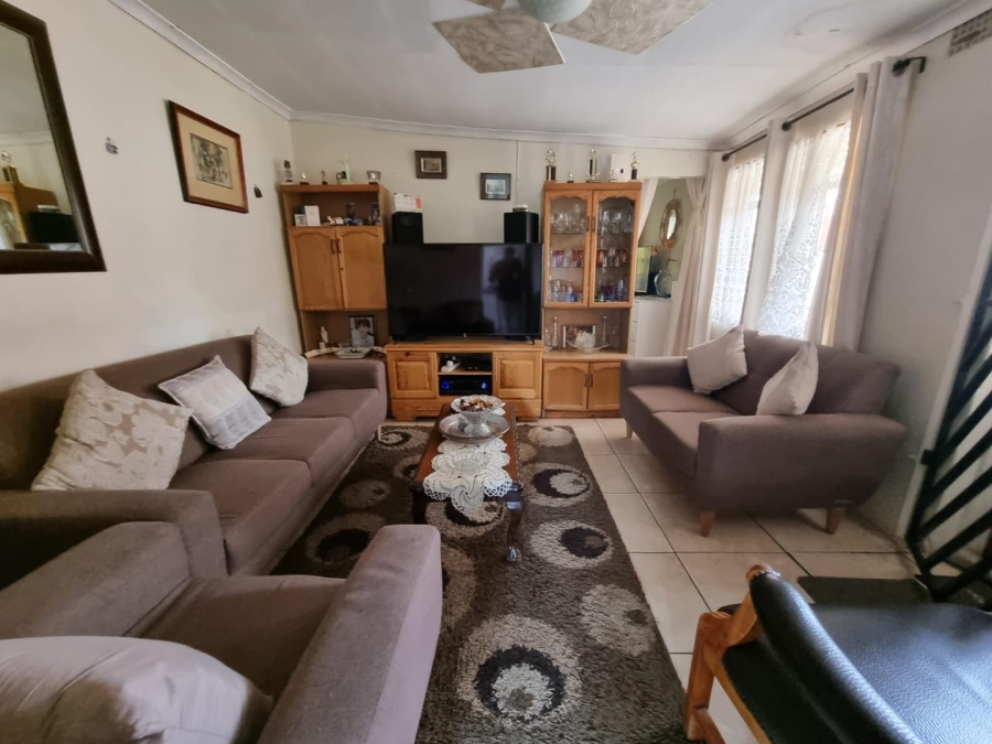 5 Bedroom Property for Sale in South Hills Gauteng