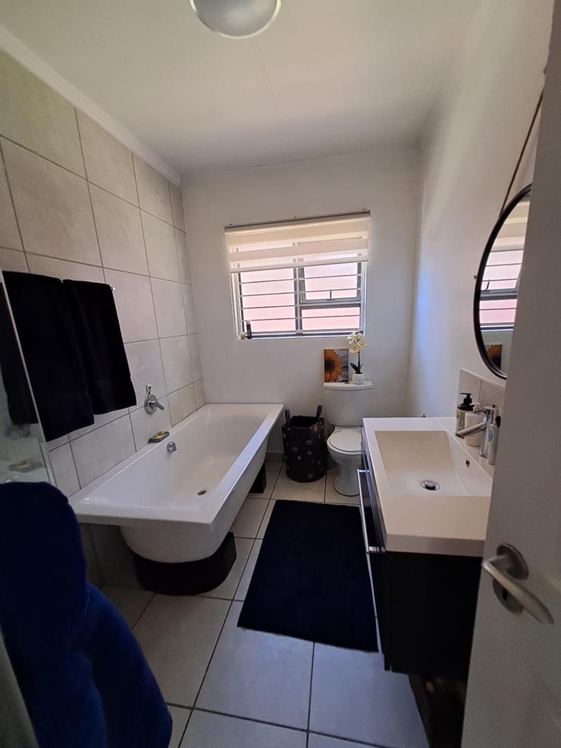 3 Bedroom Property for Sale in Glenvista Gauteng