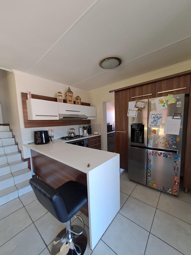 3 Bedroom Property for Sale in Glenvista Gauteng