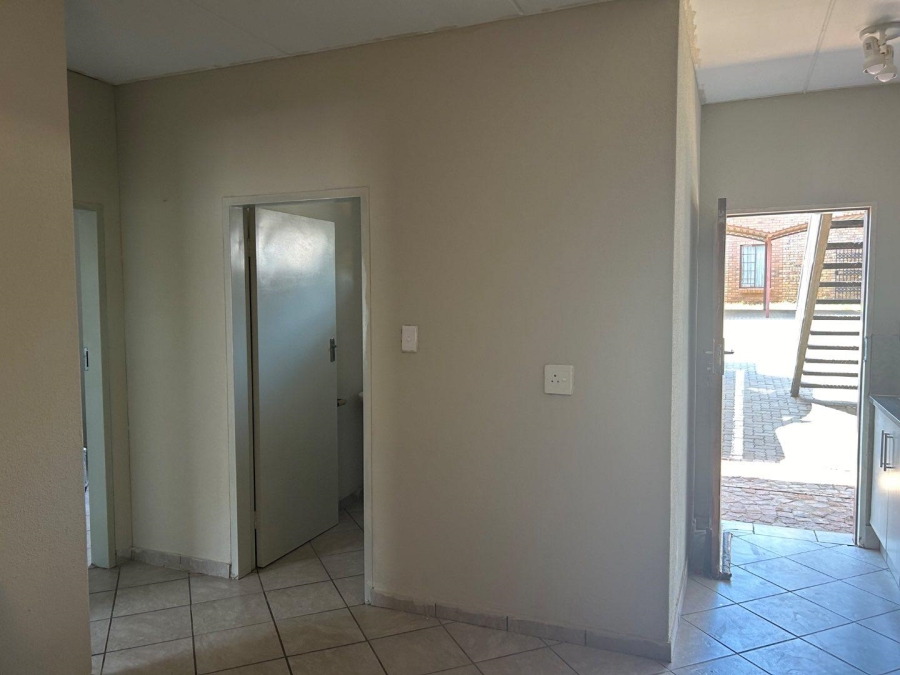 2 Bedroom Property for Sale in Lotus Gardens Gauteng