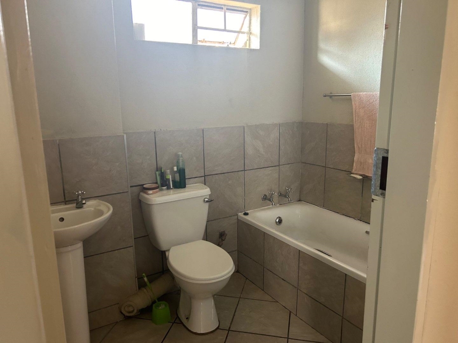 2 Bedroom Property for Sale in Lotus Gardens Gauteng