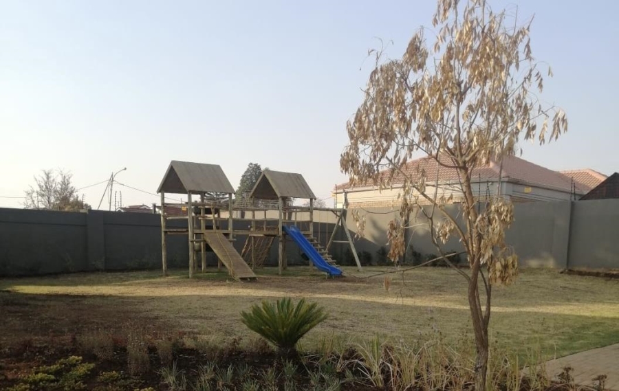 3 Bedroom Property for Sale in Kenleaf Gauteng