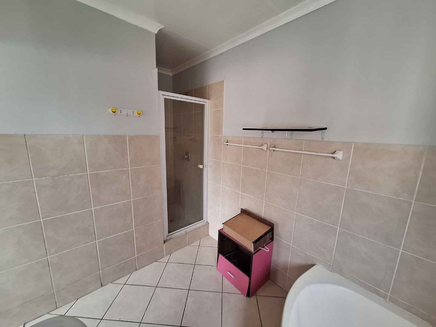 To Let 1 Bedroom Property for Rent in Sundowner Gauteng