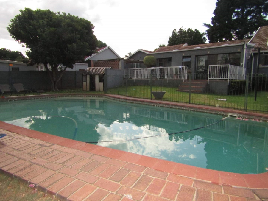 To Let 5 Bedroom Property for Rent in Fairmount Ridge Gauteng