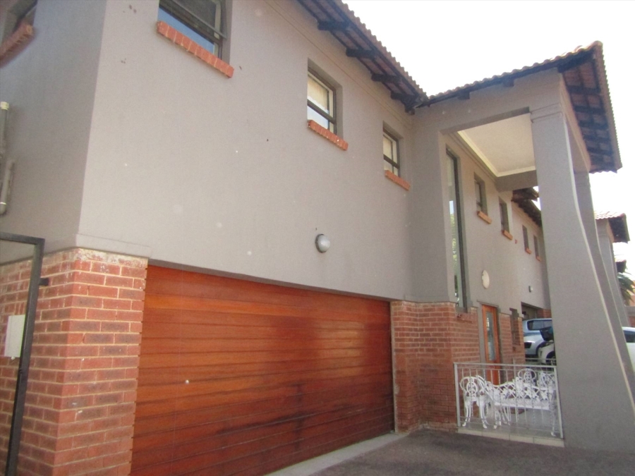 To Let 4 Bedroom Property for Rent in Rouxville Gauteng